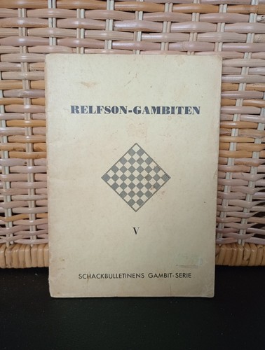 Vintage 1968 chess - match, book