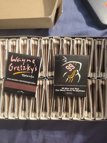 Wayne gretzky matchbooks - gretzky,